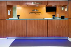 Howard Johnson by Wyndham Savannah GA - Lobby