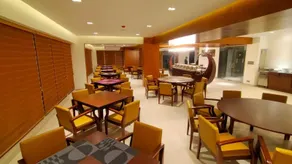 Royal Pearl Suites - Restaurant