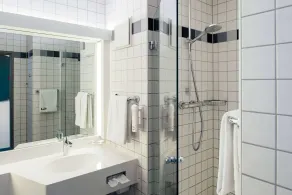 Vienna House Easy by Wyndham Günzburg - Bathroom