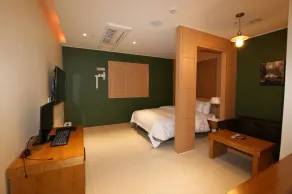 River Hotel - Camera