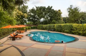 Manu Maharani Resort - Pool