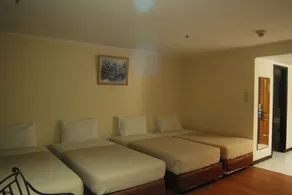 Golden Peak Hotel & Suites - Værelse