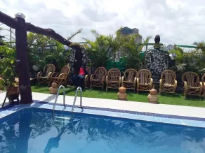 Spa Dr. Hotel Bungoma - Piscina