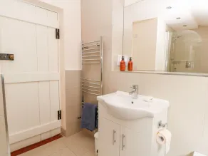 Chapel Cottage, BUNBURY - Badrum