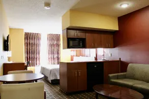 HomeTown Inn & Suites - Værelse