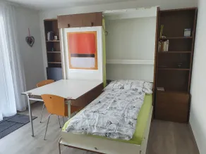Studio accogliente ed economico con terrazza - Camera
