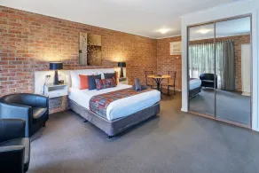 Begonia City Motor Inn - Room