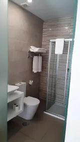 By the Sea - Nazaré - Bathroom