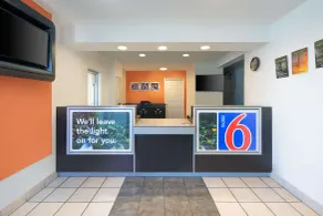 Motel 6-Woodland, CA Sacramento Airport - Lobby