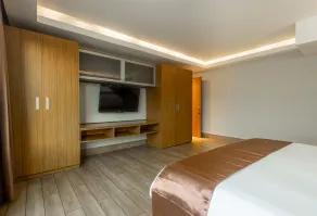 Weston Suites Hotel - Room