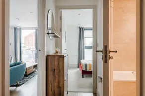 Beautiful 1 Bedroom Apartment with parking in Gloucester Docks - Room