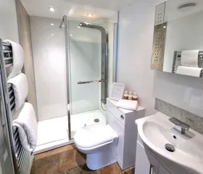 Oak Tree Rooms LTD - Room