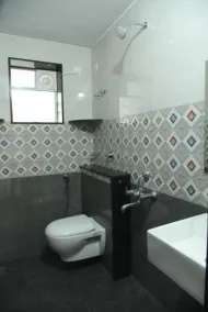 Hotel Aradhya Inn Deralakatte - Bathroom