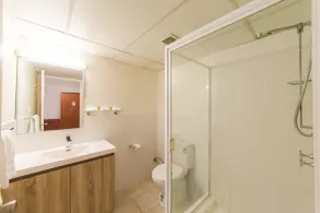 Hampton Villa Motel - Bathroom