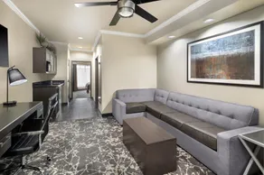 Best Western Premier Crown Chase Inn & Suites - Chambre