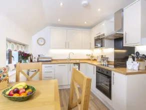 Bay Tree Cottage - Private kitchen