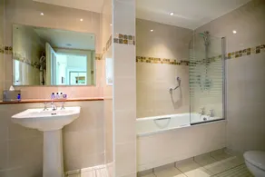 Macdonald Linden Hall Hotel, Golf & Spa - Bathroom
