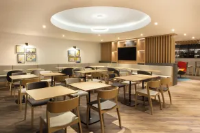 Holiday Inn Express Cheltenham Town Centre by IHG - Restaurant