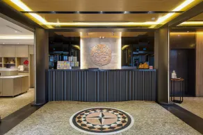 East Dragon Hotel - Lobby
