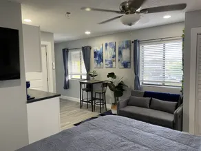 Sunny Palms Inn - Room