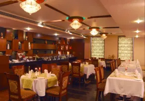 HK Clarks Inn, Amritsar - Restaurant