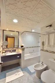 Crowne Plaza Bahrain by IHG - Room