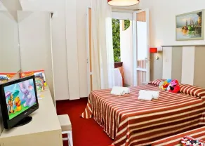 Color Metropolitan Family Hotel - Zimmer