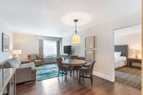 Best Western Plus University Park Inn & Suites - Chambre