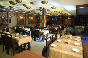 Hotel Makhan Residency - Restaurant