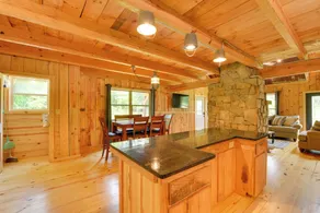 Peaceful Wine Country Cottage w/ Fire Pit in Olin! - Innenbereich