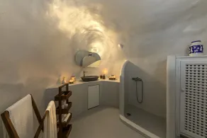 White Cave by Caldera Houses - Badeværelse