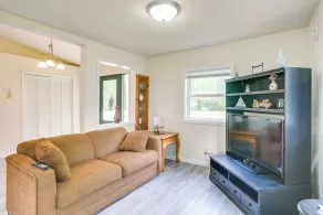 Grand Lake Getaway w/ Boat Dock in St Marys! - Interiör