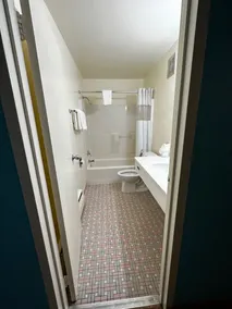 Valued Stay Aloha - Bathroom