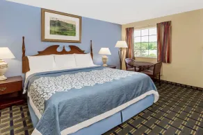 Days Inn by Wyndham Plymouth - Zimmer