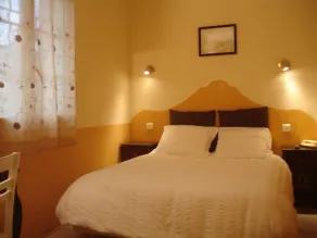 Logis Hotel Le Chêne Vert - Camera