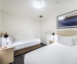 Oaks Sydney Goldsbrough Suites - Room