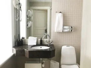 Hotel Kong Arthur - Bathroom