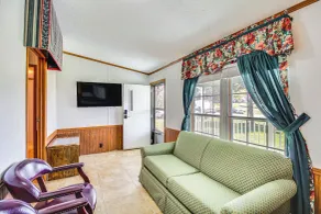 'valley View Lodge' Rural Home in Bridgeport! - Interiör