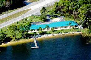 Lake Grassy Inn & Suites - Pool
