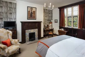 Great Fosters - Near Windsor - Room