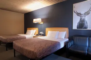 EasyStay Inn & Suites Fernie - Zimmer