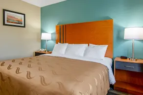 Quality Inn & Suites Bristol North - Room