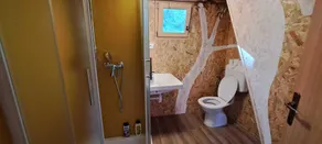 TreeHouses Ljubač Glamping Robinson - Baño