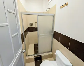 Cali hotel in Montanita beach - Bathroom