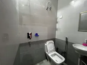 Shree Radha Vallabh Palace 800 m from Prem Mandir - Salle de bain