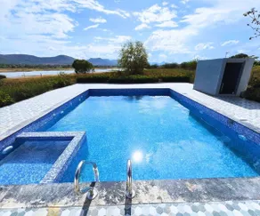 Sizzle Bay Resort - Pool
