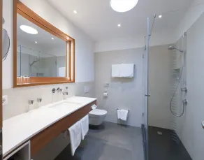 Hotel Hachinger Hof - Bathroom
