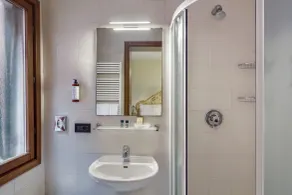 Hotel Commercio & Pellegrino - Bathroom