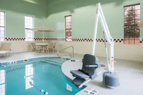 Holiday Inn Express Cleveland Airport - Brook Park by IHG - Piscine