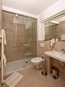Hotel Neuwirt - Baño